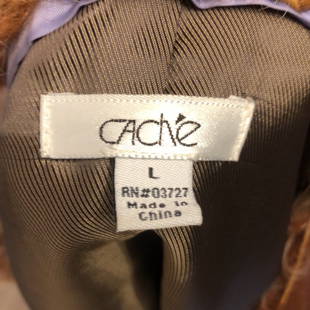 Gorgeous Cache 100% lamb leather jacket. The inside is polyester and lamb fur. - Picture 9 of 9